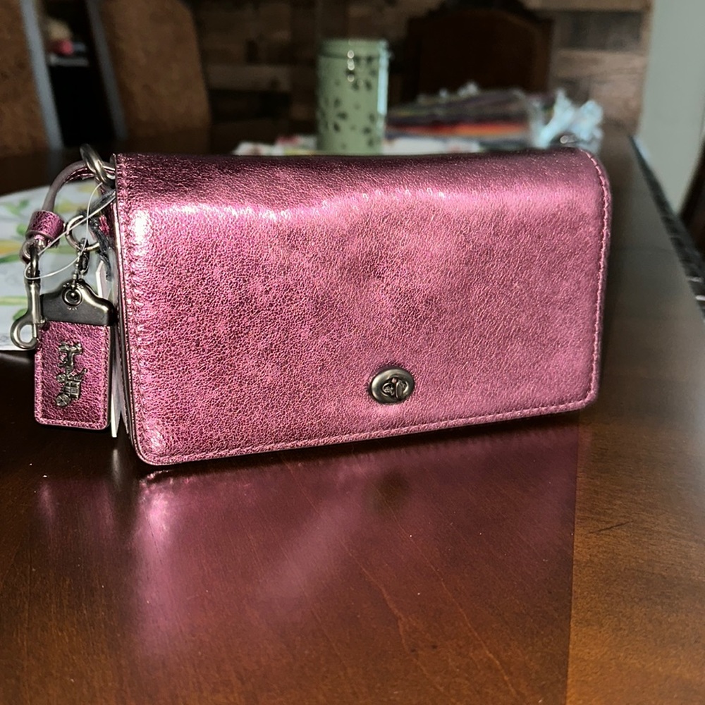 Metallic dinky
